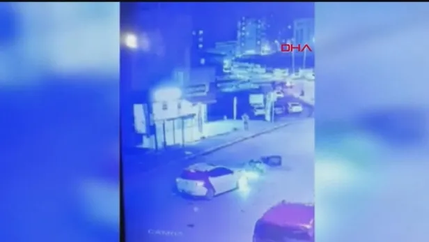 kafa-kafaya-feci-kaza-otomobil-ile-motosikletin-carpisma-ani-kamerada-1639238315421.jpeg Kafa kafaya feci kaza! Otomobil ile motosikletin çarpışma anı kamerada-3