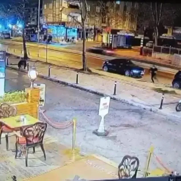 Kendi lokantasını kurşunlattı!