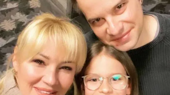 Pınar Altuğ’dan Sert Tepki: Cenazedeki Sakız Görüntüleri Ortalığı Karıştırdı