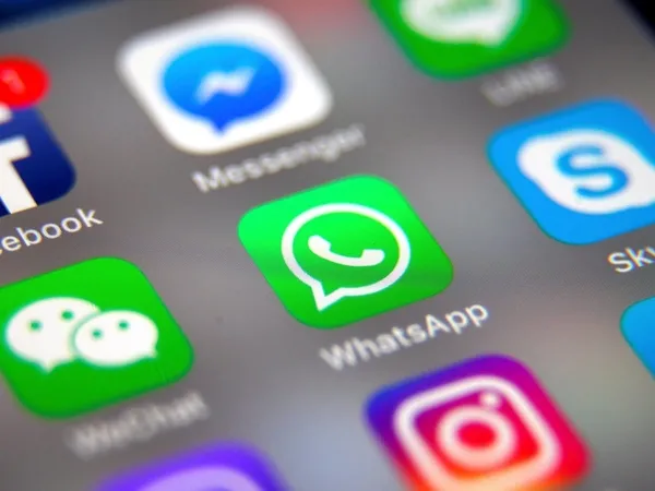 uzmanlar-whatsapp-gizlilik-sozlesmesindeki-buyuk-tehlikeyi-acikladi-ses-kayitlari-1610220226811.jpg