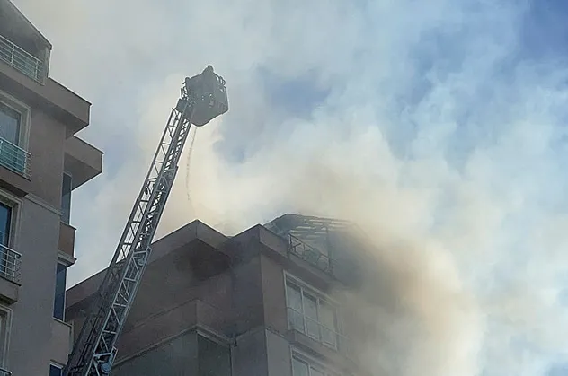 İstanbul Büyükçekmece'de korkutan yangın! Anne kız sinir krizi geçirdi