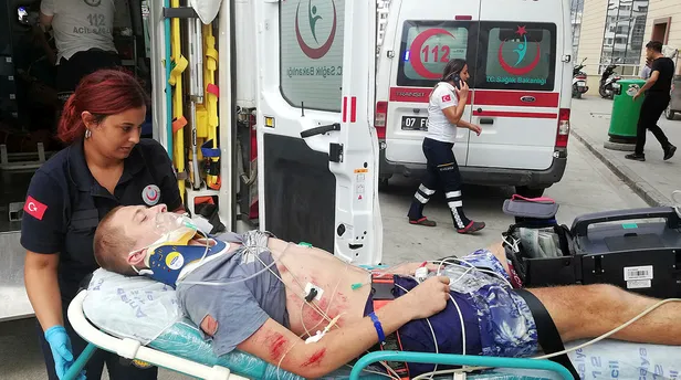Antalya'da turistleri taşıyan minibüs devrildi! 1 ölü, 10 yaralı-3