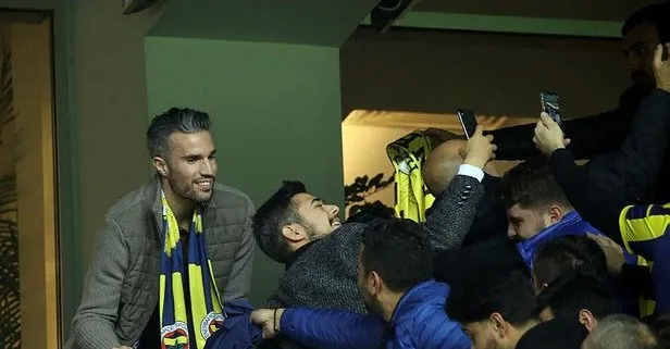 Fenerbahçe’nin eski yıldızı Robin van Persie Kadıköy’de