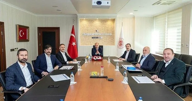 son-dakika-memura-ek-zam-talebi-memur-senden-calisma-ve-sosyal-guvenlik-bakanligina-ziyaret-1640097839438.jpeg Son dakika: Memura ek zam talebi! Memur-Sen'den Çalışma ve Sosyal Güvenlik Bakanlığı'na ziyaret-2