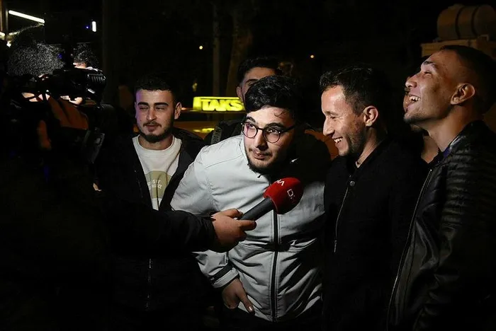 izmirde-yilin-ilk-cezasi-kesildi-alkollu-surucuden-pes-dedirten-savunma-1704076993672.jpeg İzmir’de yılın ilk cezası kesildi! Alkollü sürücüden 'pes' dedirten savunma-2