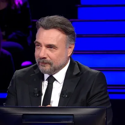 8 gezegenden hangilerinin halkaları vardır?