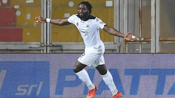 cimbom-forvet-transferi-icin-rotayi-italyaya-cevirdi-son-aday-nzola-1687646723162.jpg Cimbom forvet transferi için rotayı İtalya'ya çevirdi! Son aday Nzola...-3