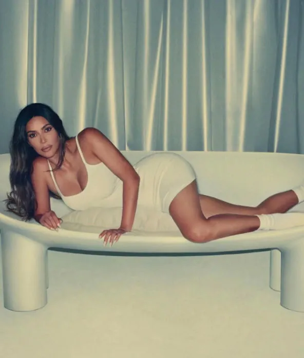 Kim Kardashian sosyal medyada para saçıyor! Tek bir şartla bin takipçisine 500 dolar gönderecek (3 bin 816 TL)-3