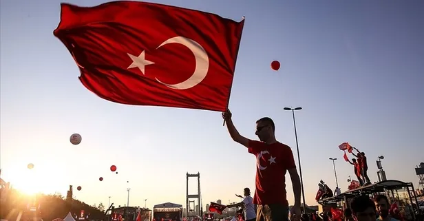 İstanbul 2 Nolu Barosu'ndan 15 Temmuz anması: Milli irade için cübbelerimizle yürüyoruz