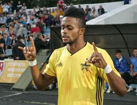 Kartal’a Gineli golcü Momo Yansane