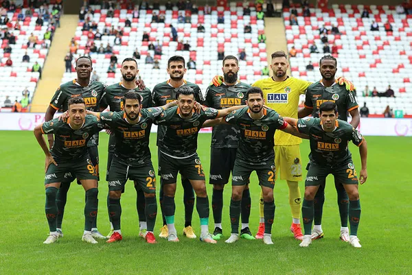 antalyaspor-alanyaspor-canli-anlatim-1638016477009.jpg Antalyaspor - Alanyaspor maç sonucu: 3-0 | Spor haberleri-5