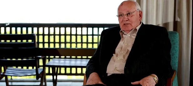 Gorbaçov uyardı: Dünya savaşa gidiyor