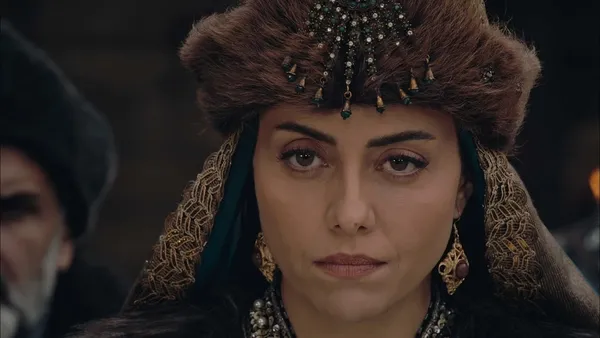 kurulus-osmana-damga-vuran-sahne-bala-hatun-alcicek-hatunu-boyle-kacirdi-1670452931541.jpg Kuruluş Osman’a damga vuran sahne: Bala Hatun Alçiçek Hatun’u böyle kaçırdı!-3