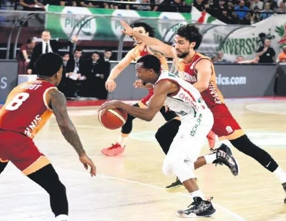 Karşıyaka seriyi uzattı