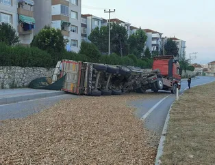 Kontrolden çıkan TIR devrildi! Yol trafiğe kapandı