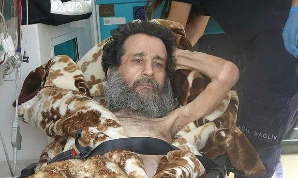 bir-deri-bir-kemik-adanada-cop-evden-dram-cikti-babasini-olume-terk-edilmis-halde-buldu-1690959997786.jpeg Bir deri bir kemik! Adana'da çöp evden dram çıktı; Babasını ölüme terk edilmiş halde buldu-4