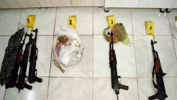DEAŞ'lı teröristlerin evinden FETÖ yayınları çıktı-1