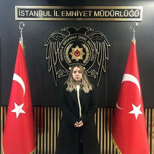 İBBnin terör sevici personeli Ezgi Yıldızla ilgili bomba detaylar! Neden işe alım biriminde görev yaptı? CHPli Özlem Çerçioğlu ile bağlantısı...