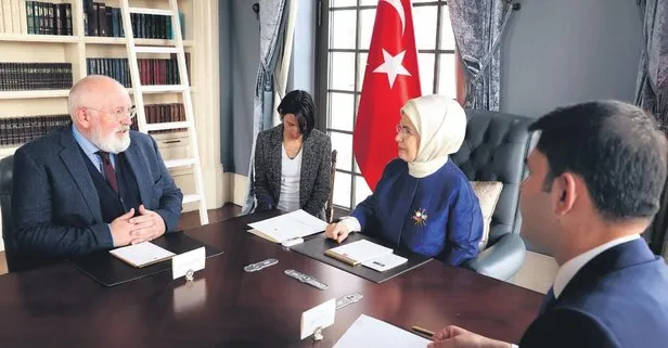 AB Komisyonu Kıdemli Başkan Yardımcısı Timmermans’dan Emine Erdoğan’a övgü dolu sözler: Gerçek bir çevre şampiyonu