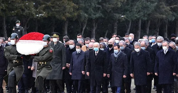 MHP Genel Başkanı Devlet Bahçeli yeni MYK ve MDK üyeleriyle Anıtkabir'i ve Alparslan Türkeş'in anıt mezarını ziyaret etti