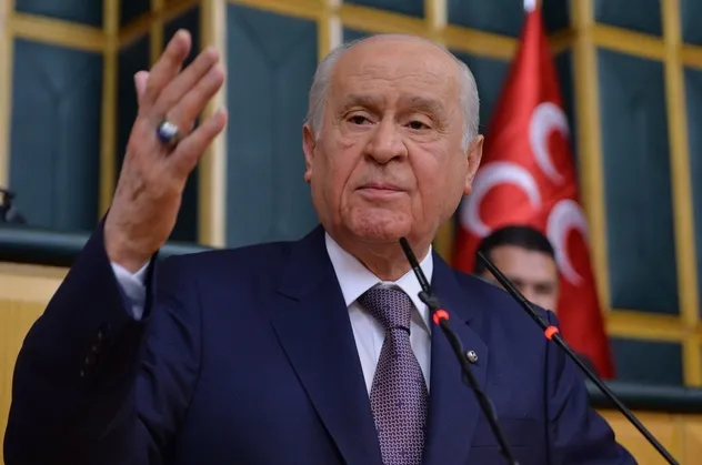 MHP tüm döviz hesaplarını bozdurdu