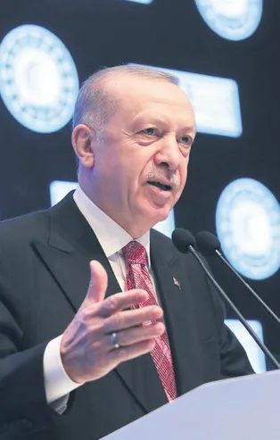 2021 yılı ihracatında yüzde 32.9 artışla 225 milyar 368 milyon dolara ulaşılarak tarih yazıldı!