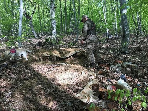 Son dakika: Şırnak'ta terör örgütüne operasyon: Çok sayıda silah ve mühimmat ele geçirildi-4