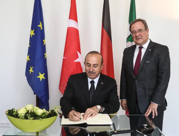 son-dakika-armin-laschet-kimdir-merkel-sonrasi-donem-icin-hristiyan-birlik-partileri-armin-lascheti-aday-gosterdi-secilirse-bir-ilki-basaracak-1618917137287.jpg SON DAKİKA: Armin Laschet kimdir? Merkel sonrası dönem için Hristiyan Birlik partileri Armin Laschet'i aday gösterdi! Seçilirse bir ilki başaracak-4