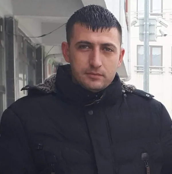 eski-koca-dehset-sacti-11-yasindaki-kizinin-gozu-onunde-eski-esini-5-kursunla-agir-yaraladi-18-yil-hapsi-isten-1642406604286.jpg Eski koca dehşet saçtı! 11 yaşındaki kızının gözü önünde eski eşini 5 kurşunla ağır yaraladı: 18 yıl hapsi isteniyor-2