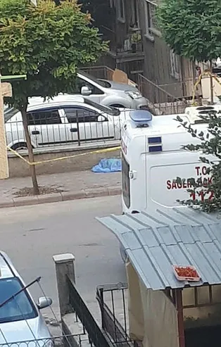 Ankara'da kaldırımda çocuk cesedi bulundu
