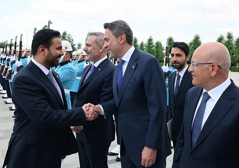 irak-stratejik-anlasmalar-baskan-erdogan-duyurdu-turkiyeye-1-milyon-varil-petrol-verilecek-1785258486107.jpeg Irak’la stratejik anlaşmalar! Başkan Erdoğan duyurdu: Türkiye'ye 1 milyon varil petrol verilecek-7