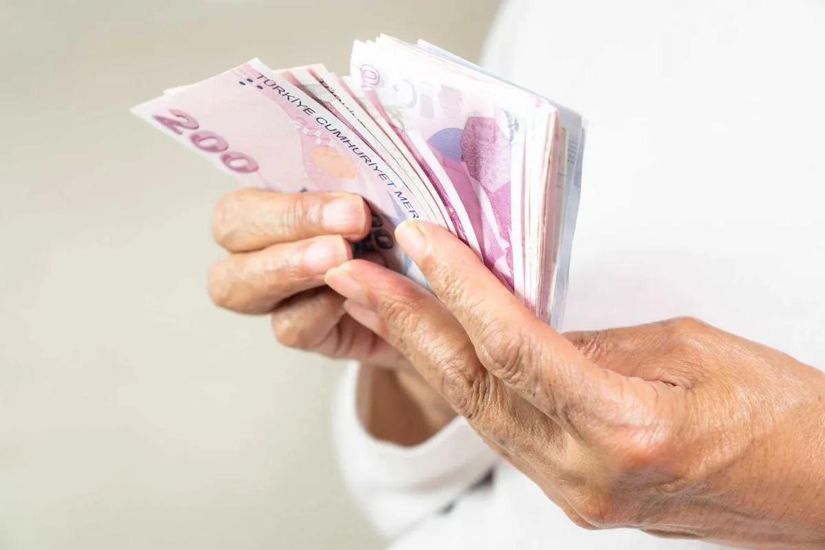 emekliye-5-bin-tl-ek-odeme-hesabi-memleketine-donene-maas-destegi-onerildi-1793136343849.jpeg Emekliye 5 bin TL ek ödeme hesabı! Memleketine dönene maaş desteği önerildi-3