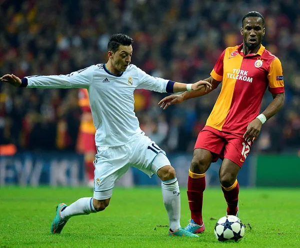 zenitten-fenerbahcelileri-uzen-mesut-ozil-cevabi-galatasaraya-gitmeliydi-daha-buyuk-kulup-1610917772468.jpg Zenit'ten Fenerbahçelileri üzen Mesut Özil cevabı! "Galatasaray'a gitmeliydi, daha büyük kulüp"-6