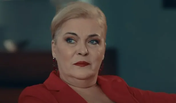edhodaki-seruveni-tek-bolum-surmustu-usta-oyuncu-tercihini-o-programdan-yana-kullandi-1638041820031.jpg EDHO'daki tek bölümlük serüveninin sonrasında yeni rotası belli oldu! Usta oyuncu tercihini o programdan yana kullandı-2
