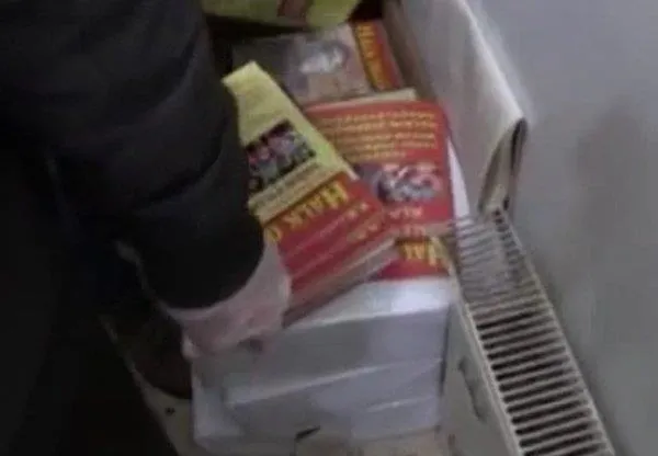 istanbul-sultangazide-teror-orgutu-dhkp-cye-operasyon-eylem-talimatlari-dergiye-gizlenmis-1615414975242.jpeg İstanbul Sultangazi'de terör örgütü DHKP-C'ye operasyon! Eylem talimatları dergiye gizlenmiş...-4