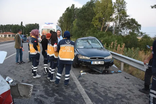 Son dakika: Ambulansında karıştığı zincirleme kazada 3 kişi öldü, 4 yaralı-3