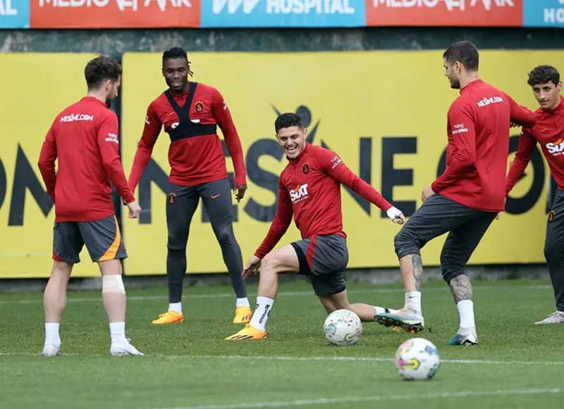 Galatasaray'a o transferde dev rakip! - 1