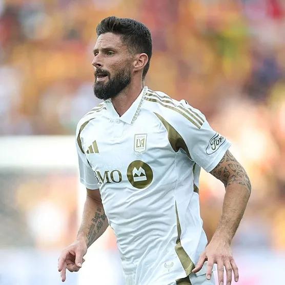 Giroud Lille’e çok yakın