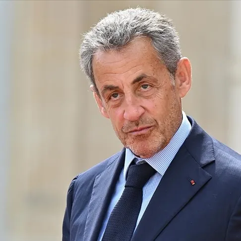 Sarkozy hakim karşısında