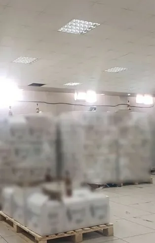 Kuşadası'nda 20 bin 599 şişe sahte içki ele geçirildi