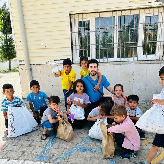20 bin çocuğu güldürdü