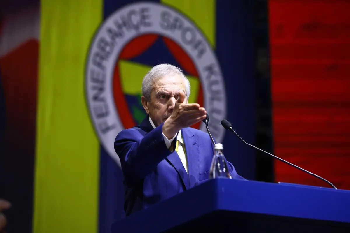 aziz-yildirimdan-fenerbahceye-sahip-cikin-mesaji-mayistan-sonra-yokum-aykut-kocaman-ve-ismail-kartal-mesaji-1792833242360.jpeg Aziz Yıldırım'dan "Fenerbahçe'ye sahip çıkın" mesajı: Mayıstan sonra yokum! Aykut Kocaman ve İsmail Kartal mesajı-3