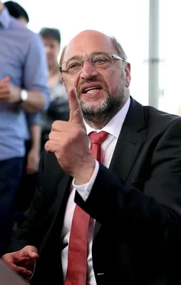 Salladığın parmaklara dikkat et Schulz