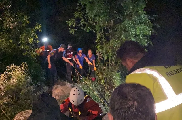 Sel sularına kapılan yaşlı adamın cenazesine ulaşıldı