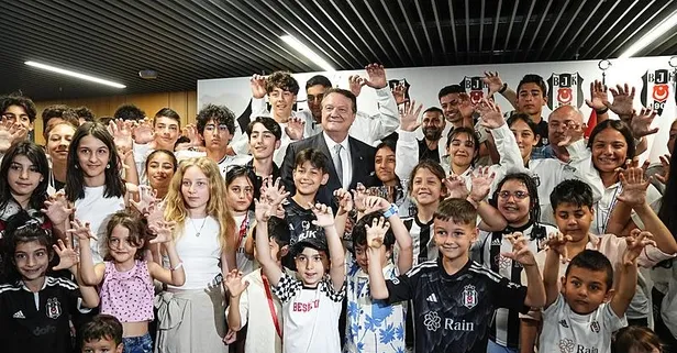 Beşiktaş bayramı stadyumda kutladı