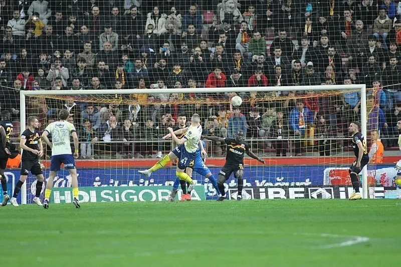 Fenerbahçe'de sezon sonunda 3 ayrılık! - 4