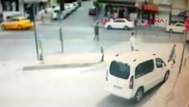İstanbul'da feci motosiklet kazası kamerada