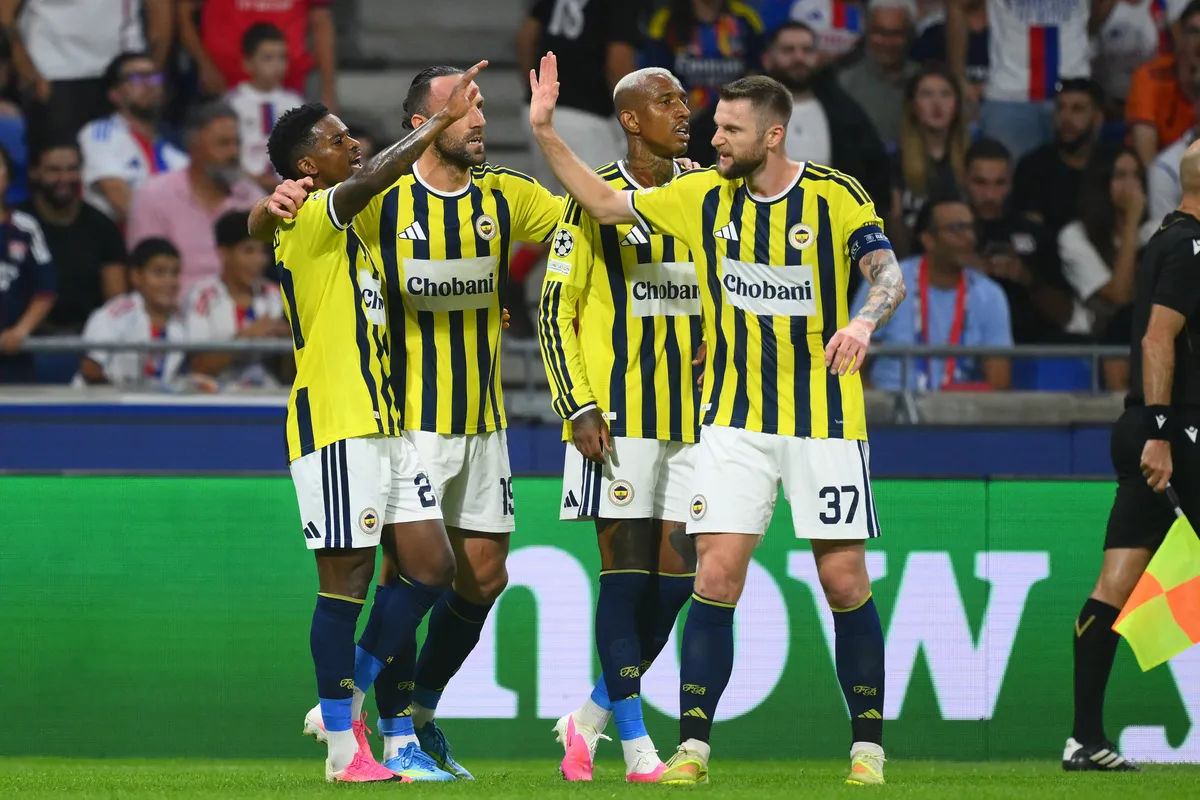 canli-olimpik-lyon-fenerbahce-sampiyonlar-ligi-play-off-maci-1787774085409.jpg CANLI: Olimpik Lyon - Fenerbahçe Şampiyonlar Ligi Play-off maçı-4