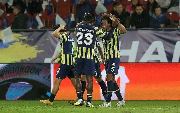 lider-geldi-lider-gidiyor-fenerbahce-dinamo-kiev-karsilasmasindan-2-0-galip-ayrildi-1667513760285.jpeg