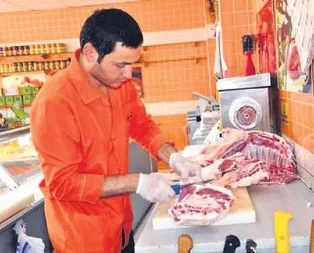 Markete kasaba ithal kuzu eti